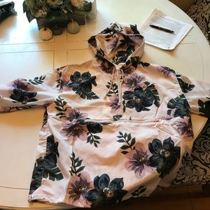 Women’s windbreaker